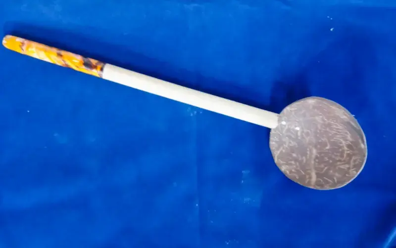 Lacquer spoon